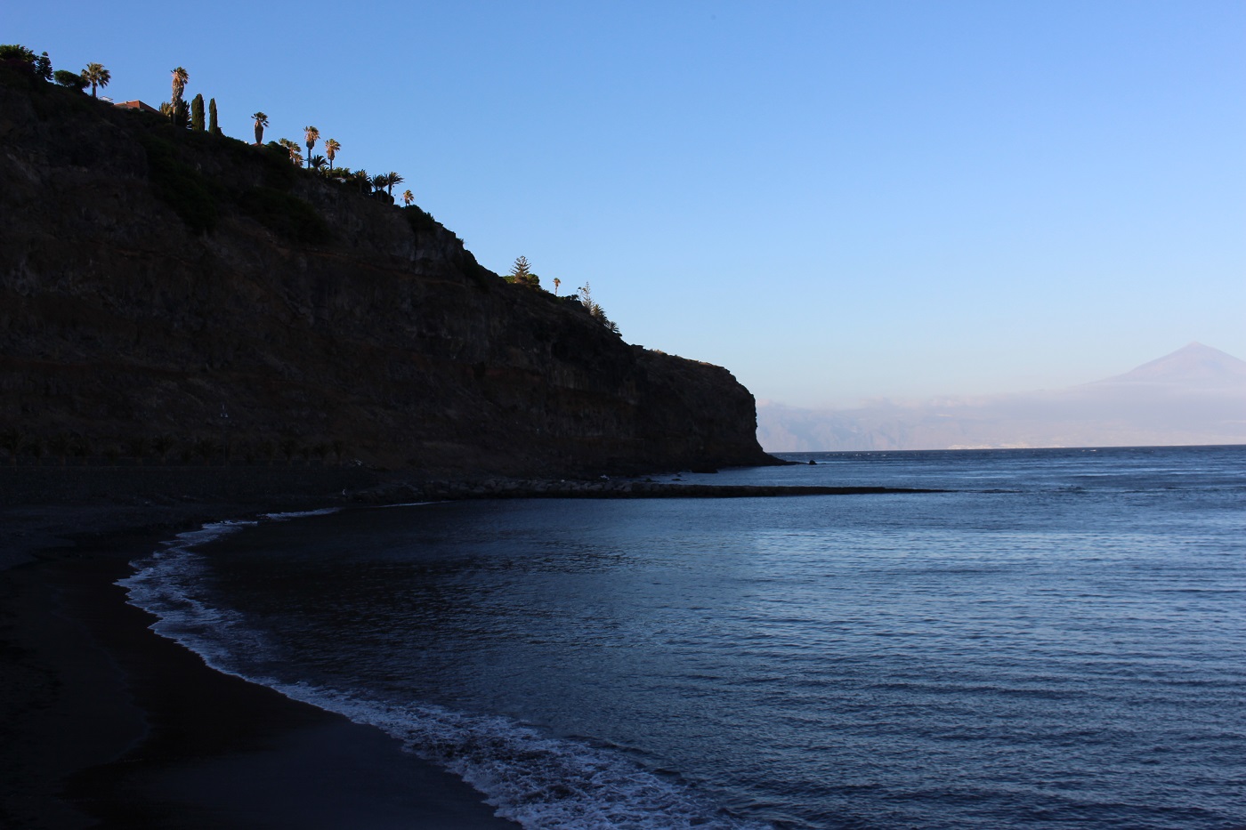 secluded-beach-quava-tenerife-volc-distance